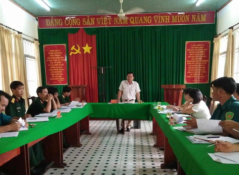 Chủ tịch UBND huyện Trần Văn Vinh phát biểu chỉ đạo tại buổi kiểm tra