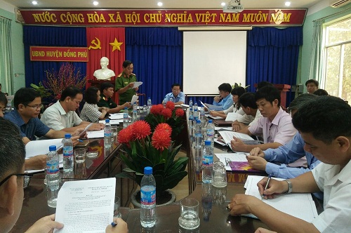 Chủ tịch UBND huyện Trần Văn Vinh chủ trì Hội nghị