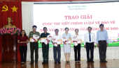 Bình Long trao giải Cuộc thi chính luận bảo vệ nền tảng tư tưởng  của Đảng năm 2023