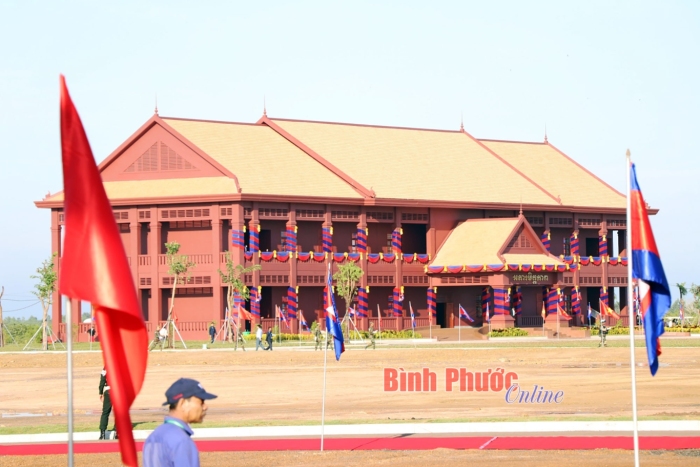 Thủ tướng Campuchia Hun Sen: “Bữa cơm hôm đó bằng cả trăm, cả ngàn tấn gạo của hôm nay”