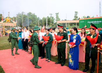 1.456 Binh Phuoc young men enlisting in the army