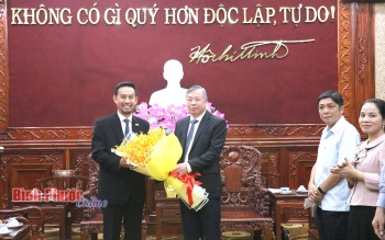 The Indonesian consul general in Ho Chi Minh City visited and worked in Binh Phuoc