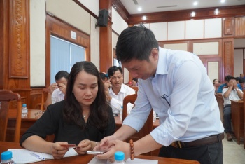 Phú Riềng tập huấn cài đặt, sử dụng Sổ tay đảng viên điện tử tỉnh Bình Phước