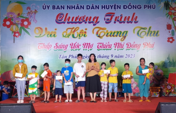 Đồng Phú tổ chức chương trình vui hội Trung thu