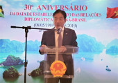 Đại sứ Việt Nam tại Brazil Đỗ Bá Khoa phát biểu tại buổi lễ