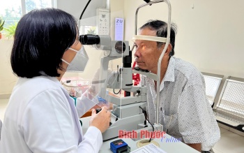 Khám sàng lọc cho bệnh nhân mổ mắt miễn phí