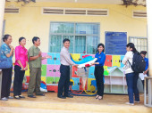 Trao quà đến học sinh và đồng bào dân tộc thiểu số tại địa bàn xã Tân Lợi và Thuận Lợi.