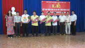 LĐLĐ huyện tổ chức lễ kết nạp đoàn viên và ra mắt CĐCS Công ty cổ phần Kim tín gỗ xanh.