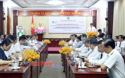 Binh Phuoc awarded the certificate of registration of investment of the project of 500 million USD