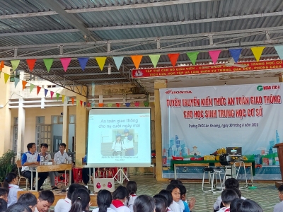 Hình ảnh buổi tuyên tuyền kiến thức về ATGT cho học sinh Tại TH&THCS An Khương