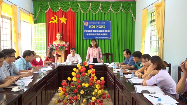 Đoàn Kiểm tra công tác bầu cử thị xã làm việc với phường Phú Đức, Phú Thịnh