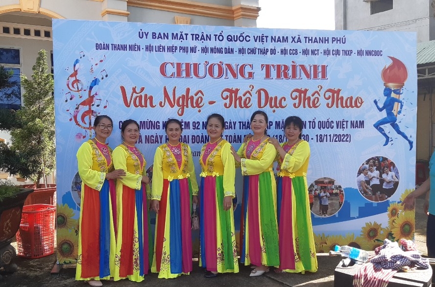 Văn nghệ chào mừng 92 năm ngày thành lập Mặt trận dân tộc Việt Nam