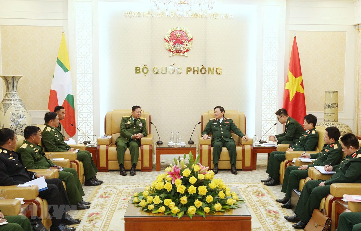 Đại tướng Ngô Xuân Lịch tiếp Thống tướng Min Aung Hlaing, Tổng Tư lệnh các lực lượng vũ trang Myanmar.