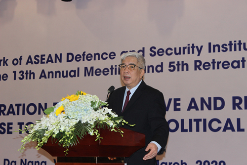 Thượng tướng Nguyễn Chí Vịnh phát biểu tại hội nghị.