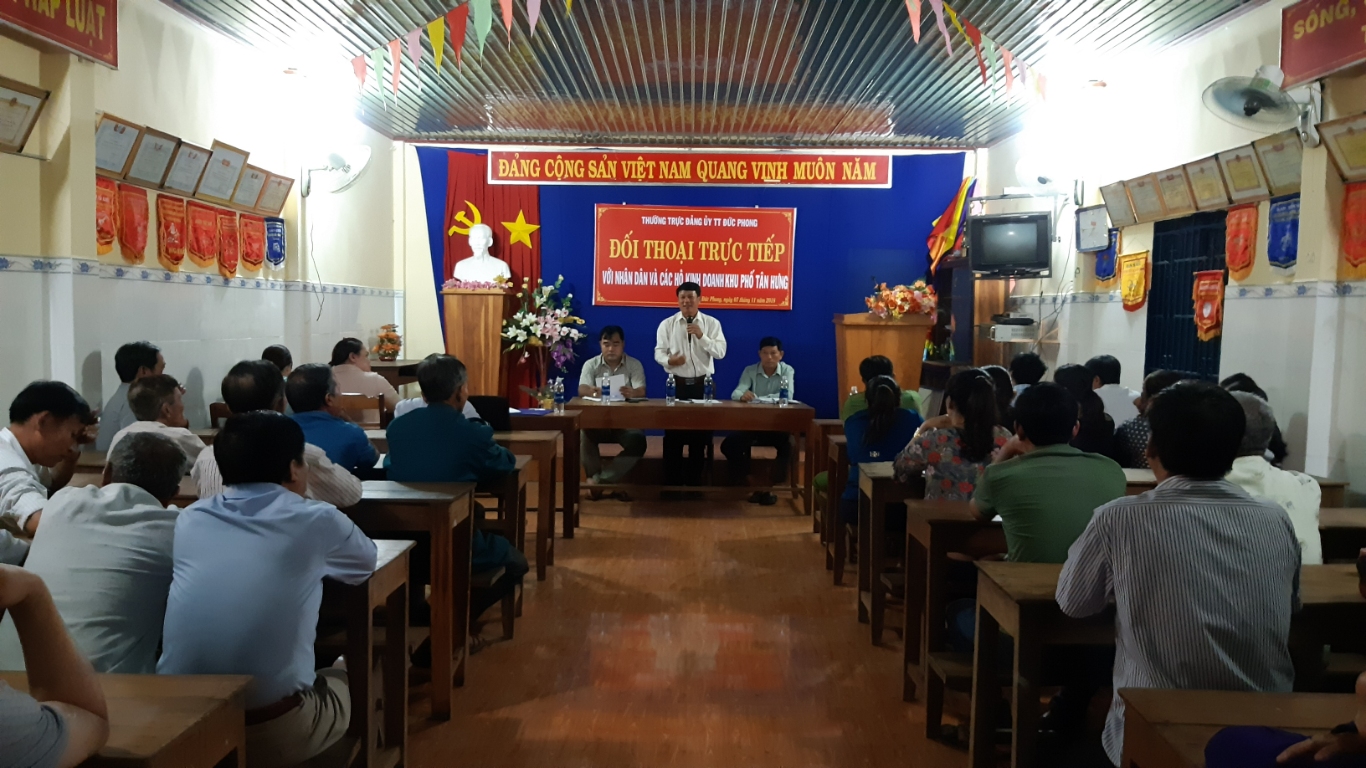 Thị trấn Đức Phong tổ chức đối thoại với nhân dân khu phố Tân Hưng vì đô thị “XANH – SẠCH – ĐẸP”.