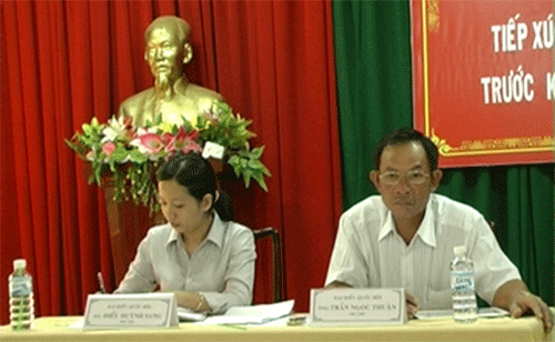 Đại biểu quốc hội tiếp xúc với cử tri huyện Chơn Thành
